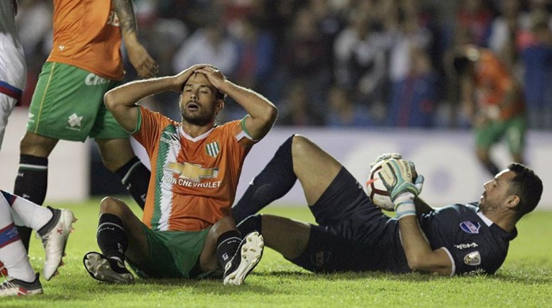 Banfield no pudo con Nacional y se quedó afuera de la Libertadores