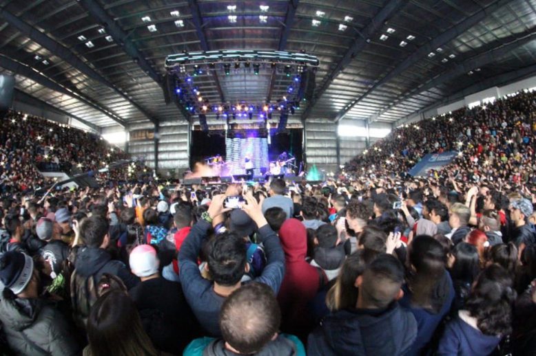 20 mil almas cerraron junto a Wos el «Festival de Juventud Urbana»