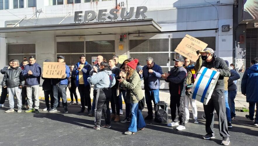 Nueva movilización de los vecinos de Lomas de Zamora a EDESUR por la falta de respuestas