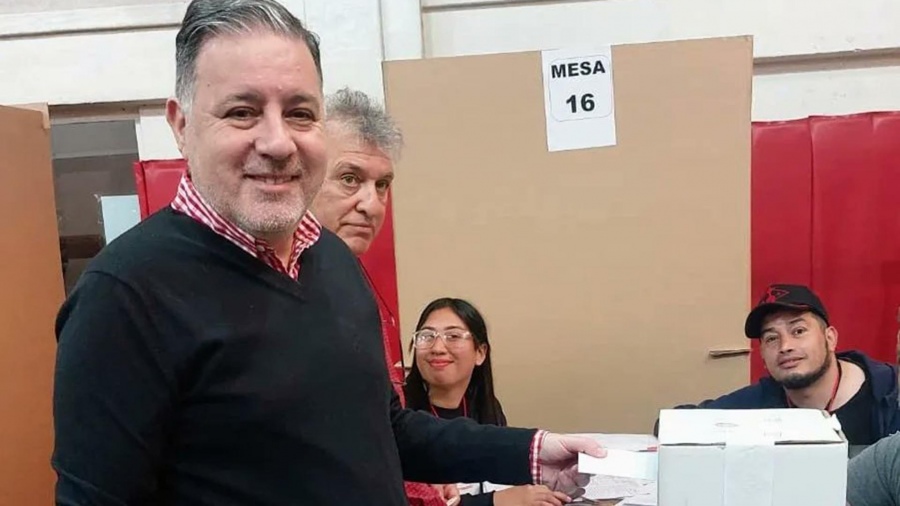 Con un contundente triunfo, Fabián Doman es nuevo presidente de Independiente