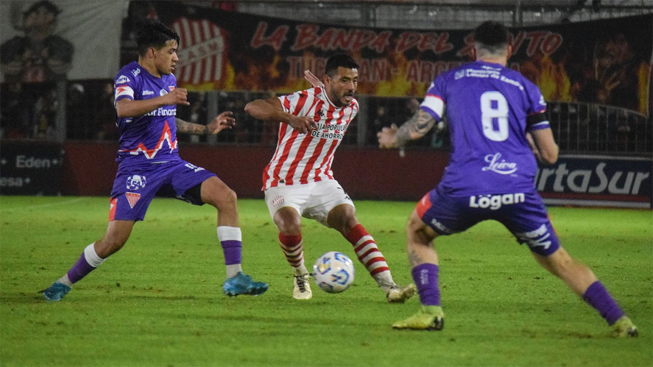 Los Andes cayó por la mínima y con un jugador menos ante San Martín de Tucumán