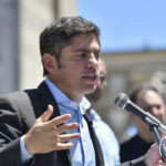 Kicillof defendió a los municipios, atacó el ajuste nacional y respaldó la marcha por fondos alimentarios