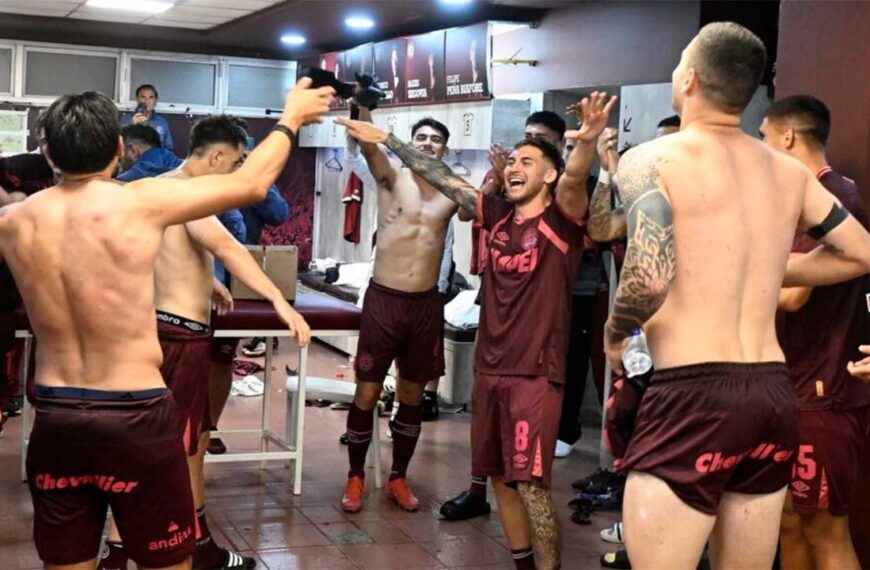 Lanús se quedó con el Clásico del Sur en una noche agónica