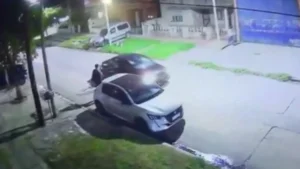 Conmoción en Lomas: asesinaron a un joven para&hellip;