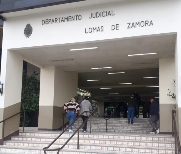 Condenaron a diez años de prisión al jubilado que asesinó a puñaladas a su empleador en Ingeniero Budge