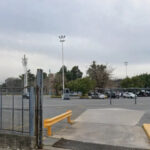 Hallaron a un hombre sin vida en el estacionamiento de un hipermercado de Lomas de Zamora