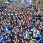 Luto nacional y fervor popular: la histórica despedida al Indio Solari movilizó a una multitud sin precedentes en Zona Sur