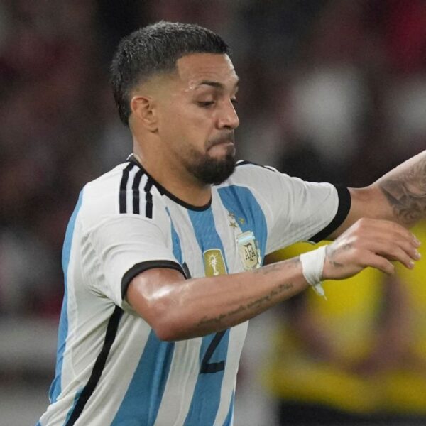 Facundo Medina: el defensor lomense será titular en el debut de Argentina en el Mundial