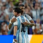 Medina, el pibe de Fiorito debutó en el Mundial con la camiseta argentina con gran nivel