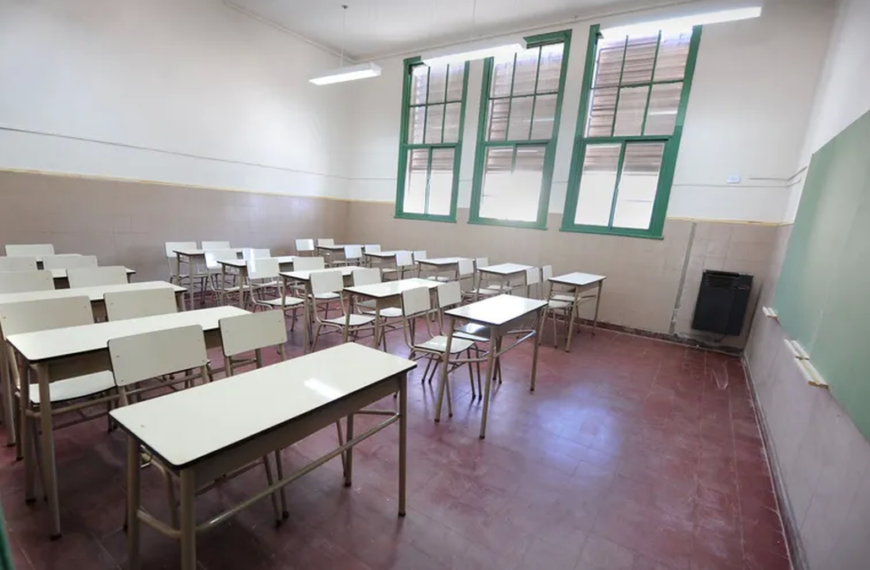 Docentes bonaerenses realizan un paro este martes y reclamaron la reapertura de la negociación salarial