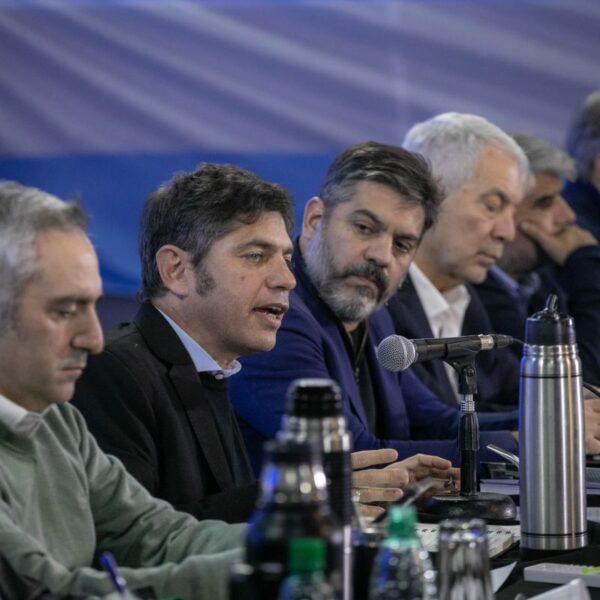 El MDF de Kicillof juntó a la tropa, apuntó a los armados distritales y no descartó las PASO