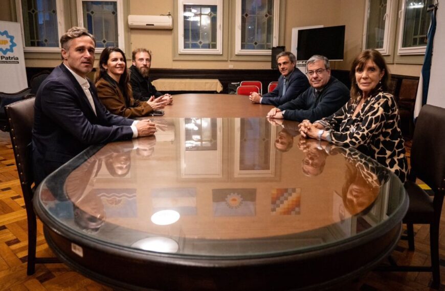 La Liga de Intendentes Peronistas llevó al Congreso el reclamo por el endeudamiento de los hogares