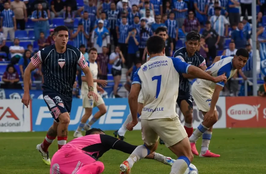 Godoy Cruz le dio vuelta el resultado a Los Andes en los últimos minutos y se quedó con el triunfo en Mendoza