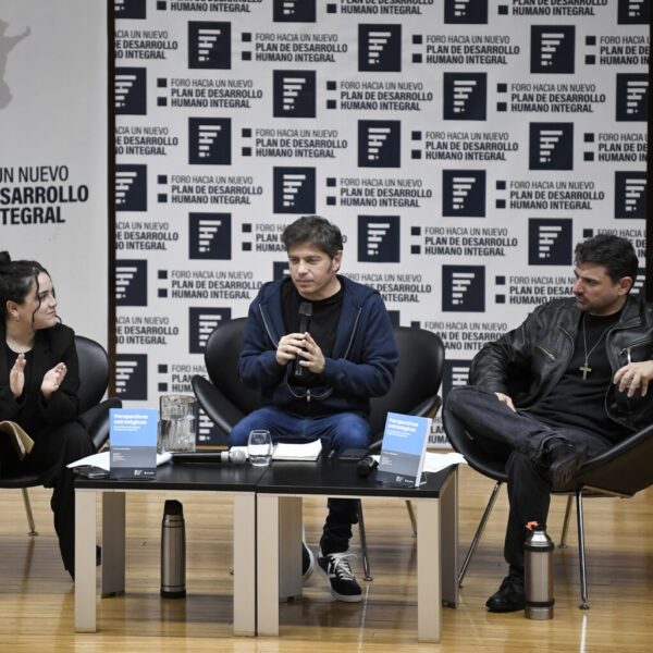 Kicillof, junto a Grabois: “Con la nostalgia no alcanza”