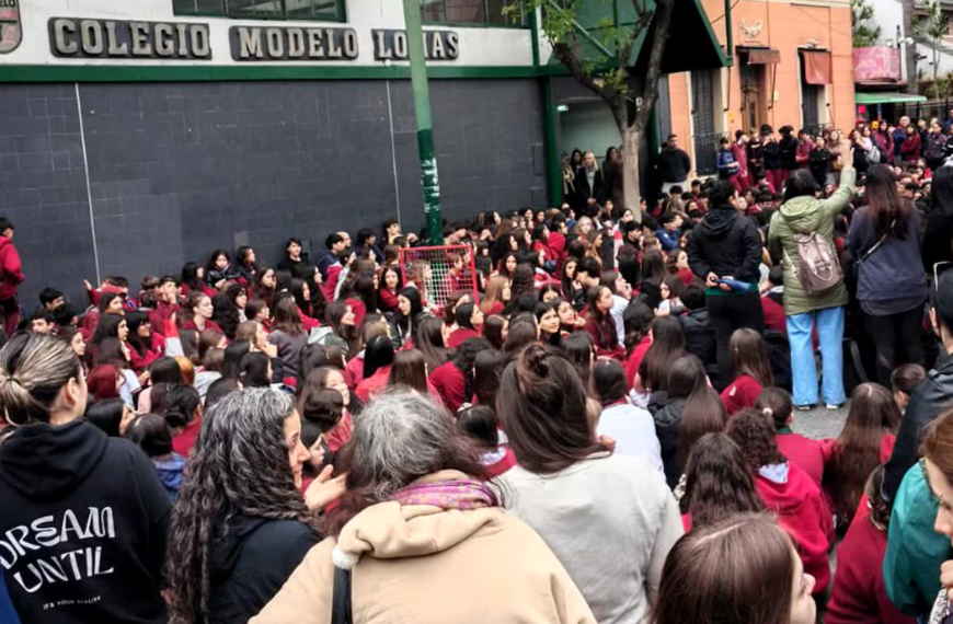 Imputaron a dos estudiantes de 15 años por crear y difundir imágenes sexuales falsas de compañeras en Lomas de Zamora